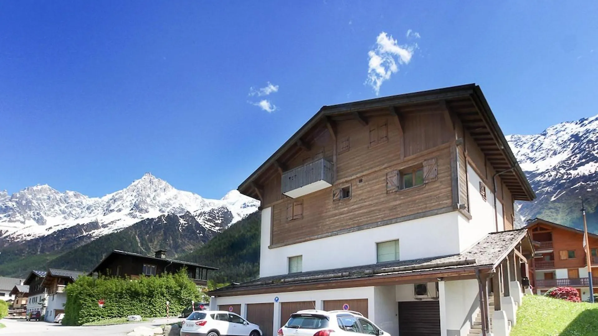 Les Alpages - Newly Renovated - 2Bed - Equipment Storage - Mont-Blanc Views Apartment Les Houches France