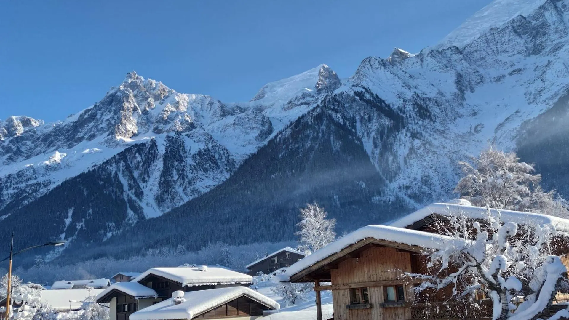 Les Alpages - Newly Renovated - 2Bed - Equipment Storage - Mont-Blanc Views Apartment Les Houches