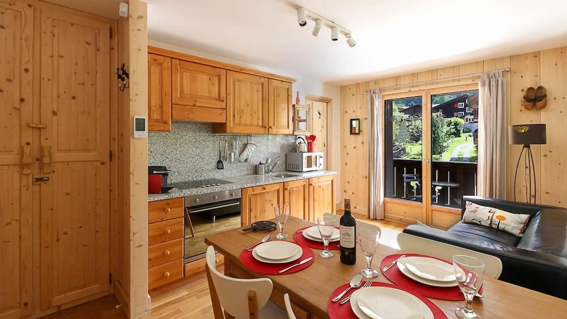 Les Alpages - Newly Renovated - 2Bed - Equipment Storage - Mont-Blanc Views Apartment Les Houches